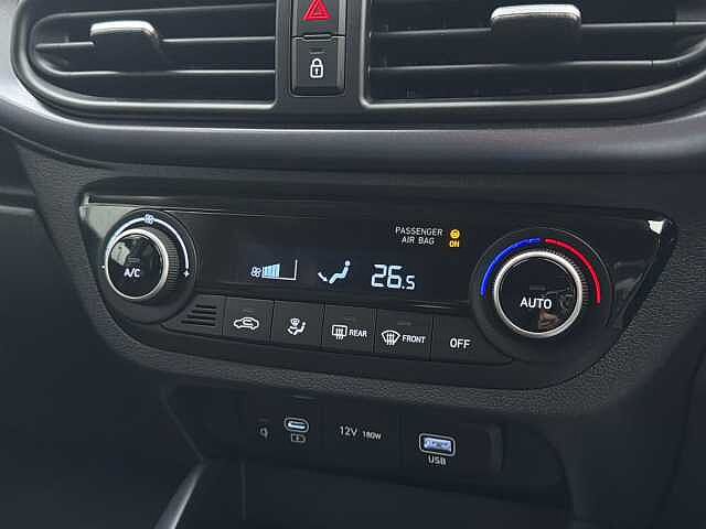 Hyundai I10 1.2 Premium Hatchback 5Dr Petrol Manual Euro 6 (S/S) (84 Ps)