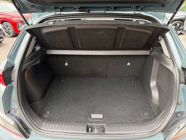 Hyundai KONA 64Kwh Premium Suv 5Dr Electric Auto (10.5Kw Charger) (204 Ps)