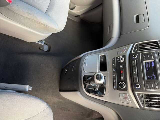 Hyundai I800 2.5 Crdi Se Mpv 5Dr Diesel Manual Euro 6 (136 Ps) Creamy White